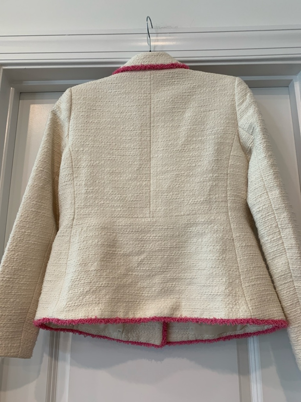 Talbots Cream Bouclé Blazer with Pink Trim and Gold Buttons 2 NWOT - Picture 6 of 8